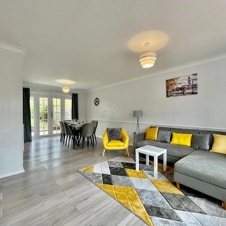 Stylish 3 Bed Chigwell Home With Free Parking Extérieur photo
