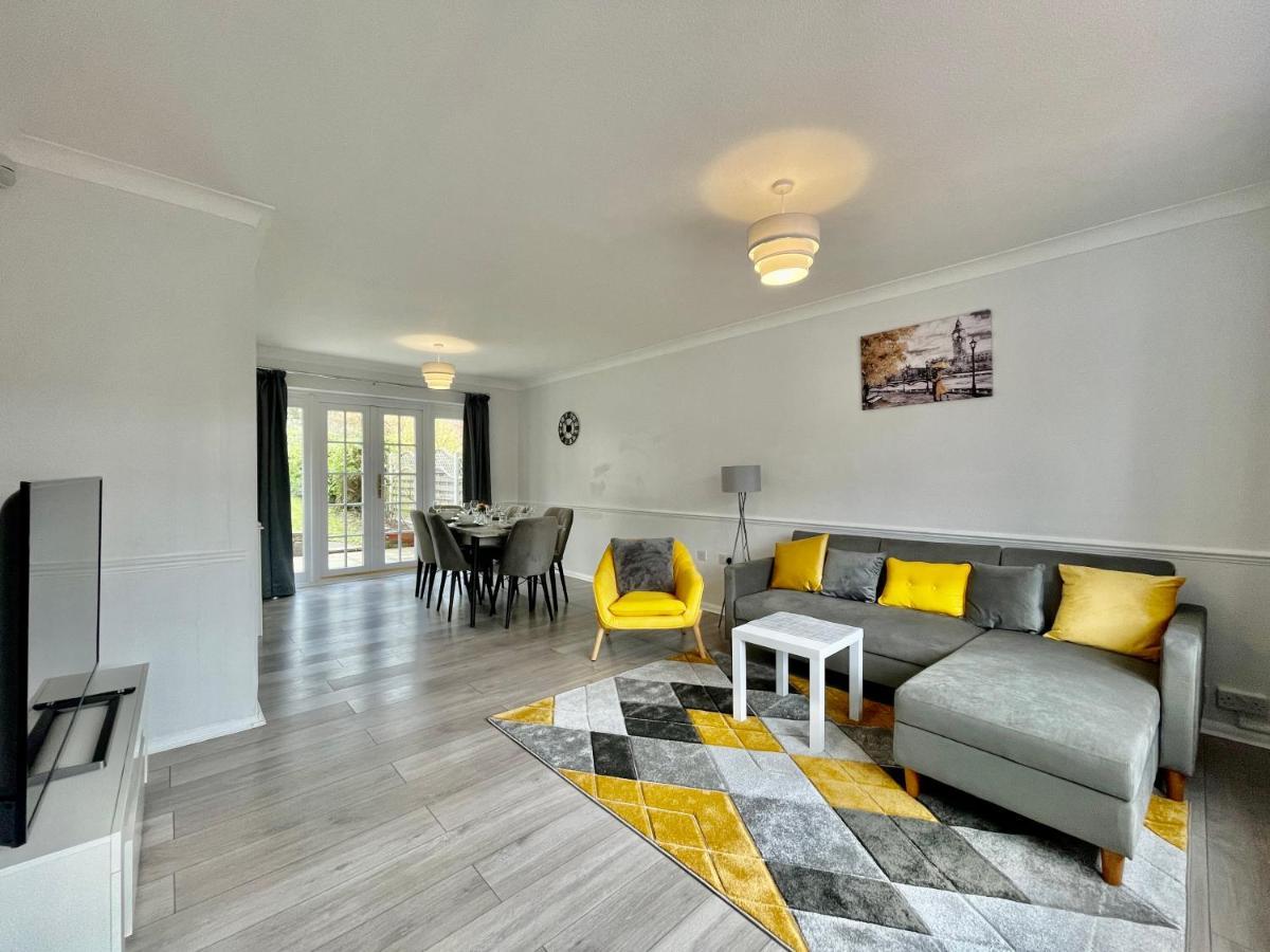 Stylish 3 Bed Chigwell Home With Free Parking Extérieur photo